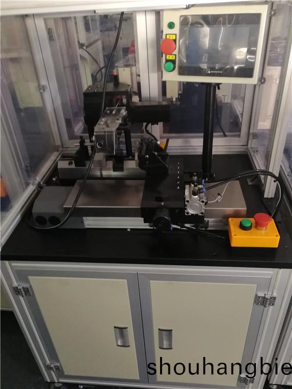 精密(mi)伺服衝(chong)壓(ya)機